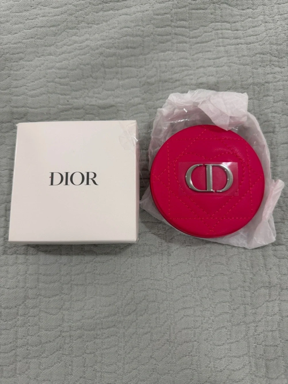 Dior Hot Pink Quilted Compact Mirror with Silver CD Logo - Picture 2 of 3